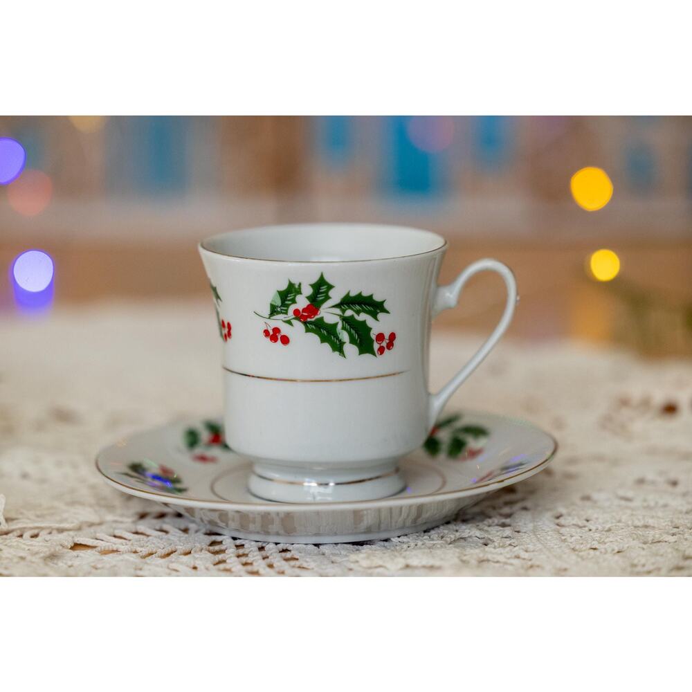 Porcelain Christmas Holly & Berries Gold Trim Teacup and Saucer Set